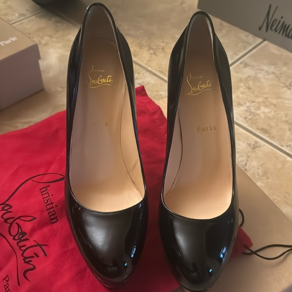 AUTHENTIC CHRISTIAN LOUBOUTIN